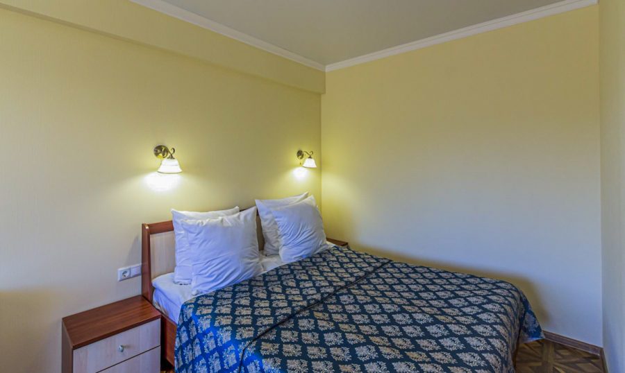 Номер Сюит джуниор — 44м в санатории Узбекистан город Кисловодск - фотография