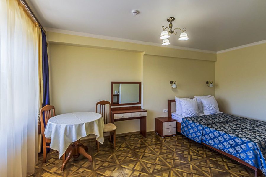 Номер Сюит джуниор — 44м в санатории Узбекистан город Кисловодск - фотография
