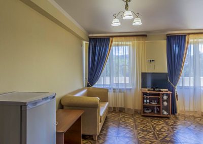 Номер Сюит джуниор — 44м в санатории Узбекистан город Кисловодск - фотография