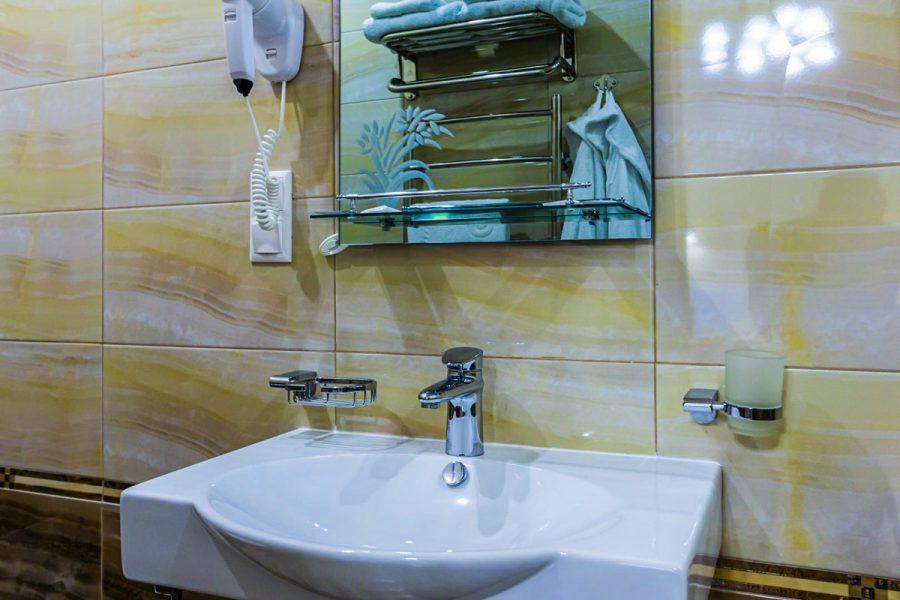 Ванная комната в номере Сюит джуниор корпус №2 — 30м в санатории Узбекистан город Кисловодск - фотография