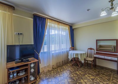 Номер Сюит джуниор — 44м в санатории Узбекистан город Кисловодск - фотография