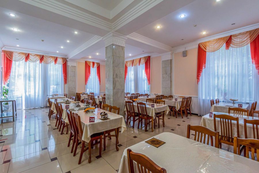 Зал питания в санатории Узбекистан город Кисловодск - фотография