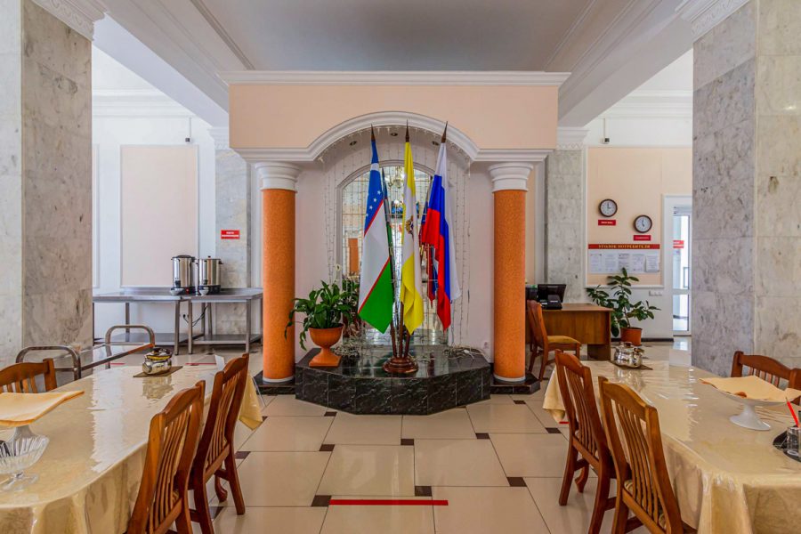 Зал питания в санатории Узбекистан город Кисловодск - фотография