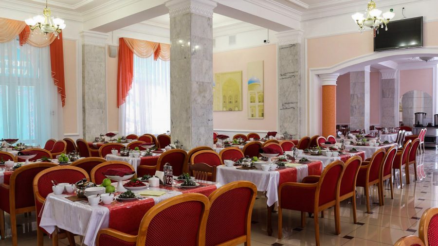 Зал питания в санатории Узбекистан город Кисловодск - фотография