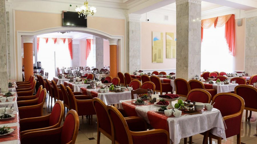 Зал питания в санатории Узбекистан город Кисловодск - фотография