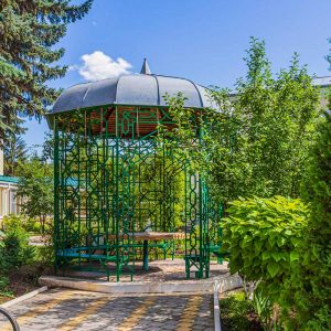 Беседка на территории санатория Узбекистан город Кисловодск - фотография