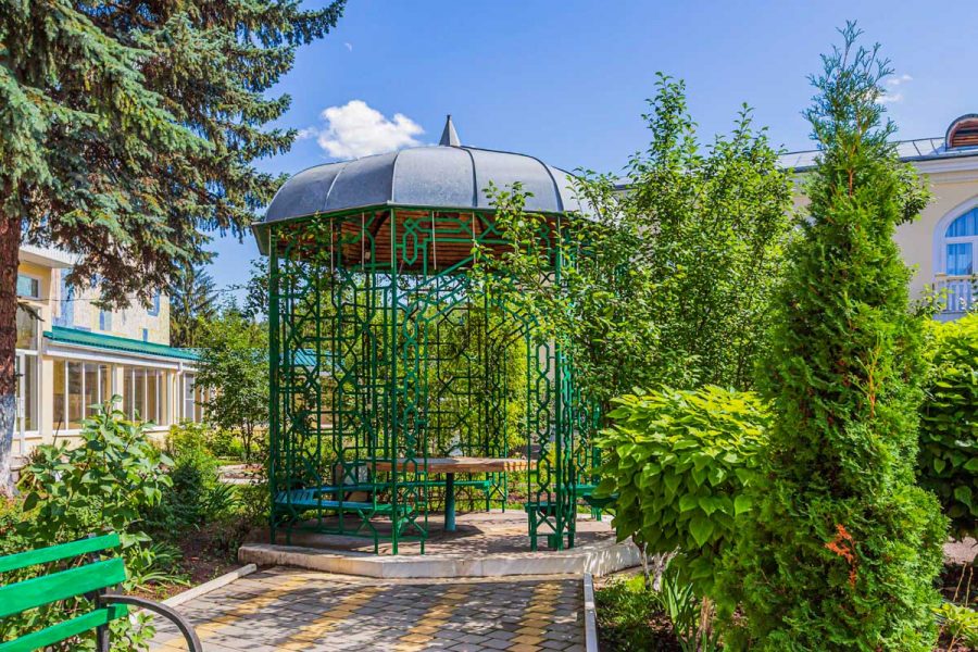 Беседка на территории санатория Узбекистан город Кисловодск - фотография