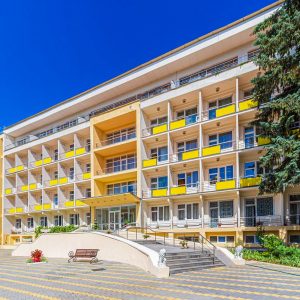 Вид на корпус санатория Узбекистан город Кисловодск - фотография