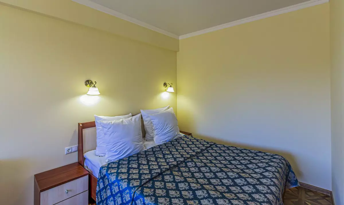 Номер Сюит джуниор — 44м в санатории Узбекистан город Кисловодск - фотография