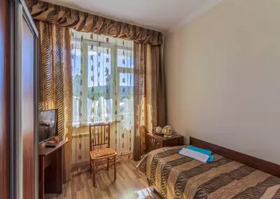 Номер одноместный улучшенный — 12м в санатории Узбекистан город Кисловодск - фотография