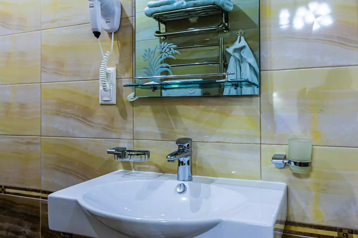 Ванная комната в номере Сюит джуниор корпус №2 — 30м в санатории Узбекистан город Кисловодск - фотография