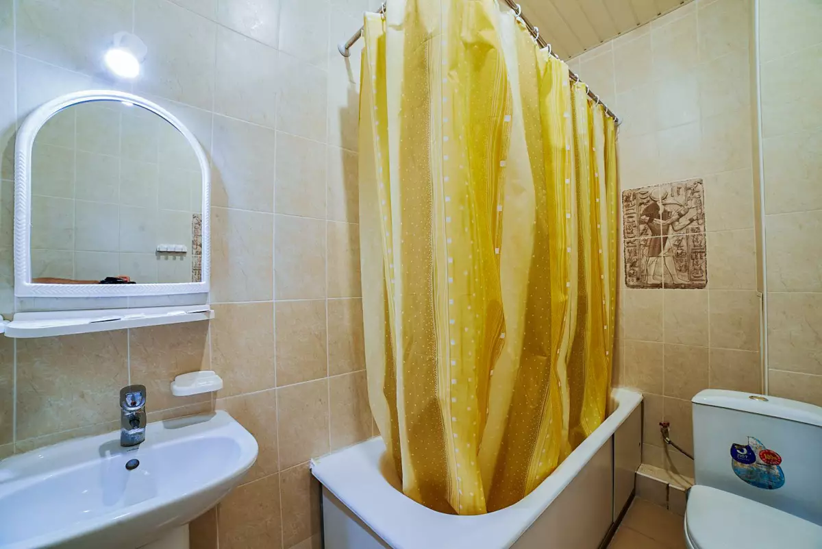 Ванная комната в номере Люкс корпус №3 — 44м в санатории Узбекистан город Кисловодск - фотография