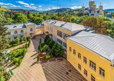 Вид на корпуса сверху санатория Узбекистан город Кисловодск - фотография