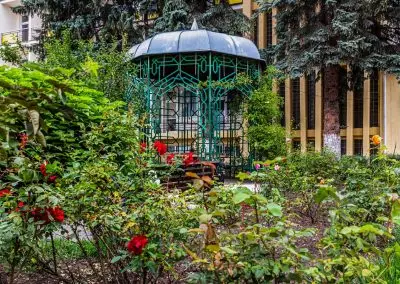 Беседка на территории санатория Узбекистан город Кисловодск - фотография